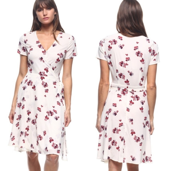 Dresses & Skirts - Floral Surplice Neckline Wrap Dress w/Tie Waist